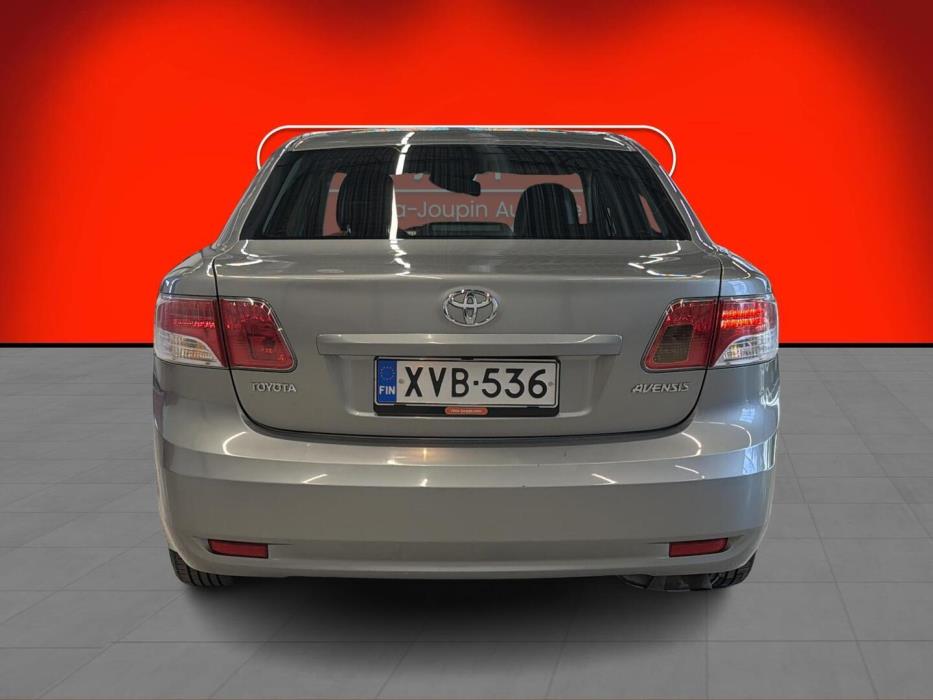 TOYOTA Avensis 2010