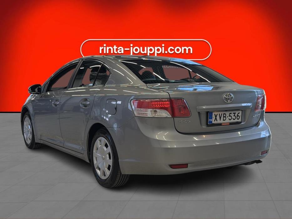 TOYOTA Avensis 2010