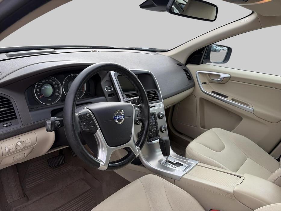VOLVO XC60 2011