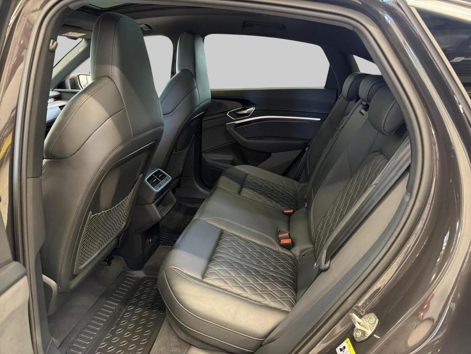 AUDI Q8 e-tron 2024