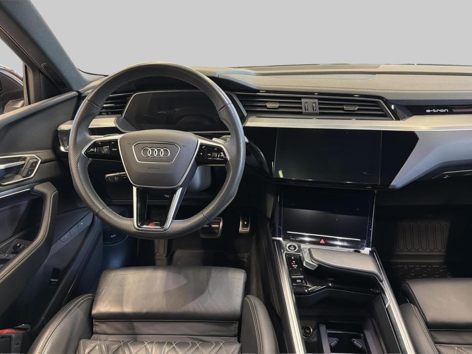AUDI Q8 e-tron 2024
