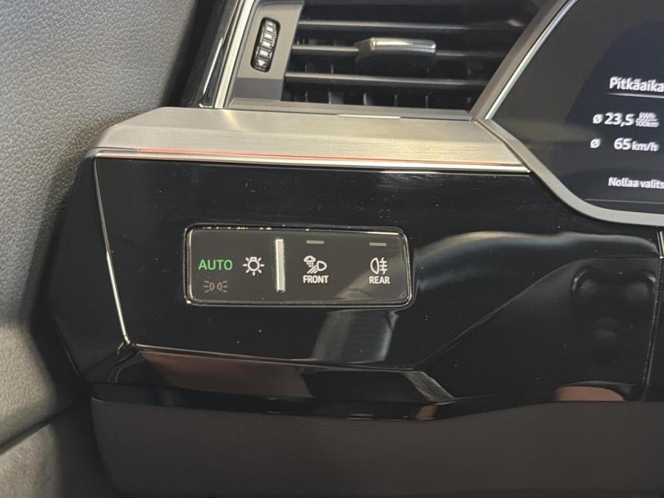 AUDI Q8 e-tron 2024