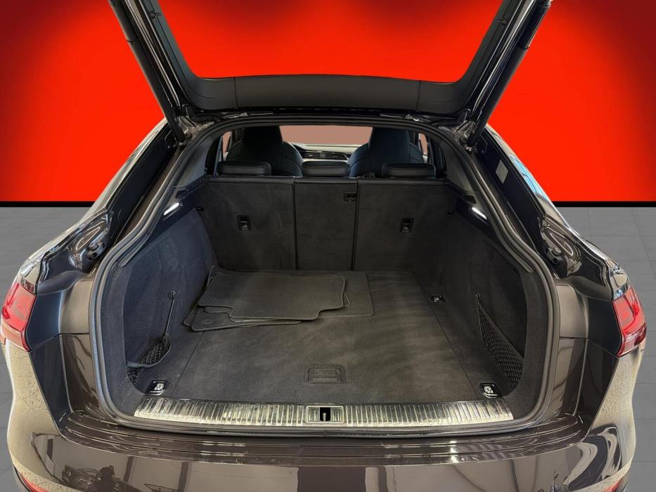 AUDI Q8 e-tron 2024