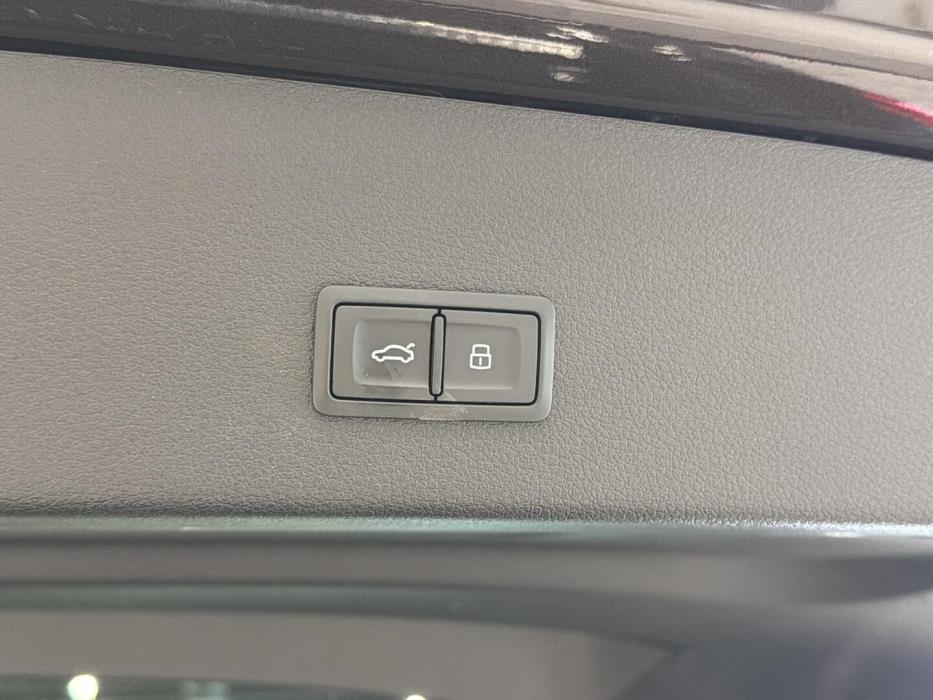 AUDI Q8 e-tron 2024