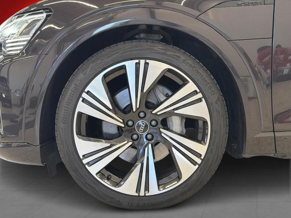AUDI Q8 e-tron 2024