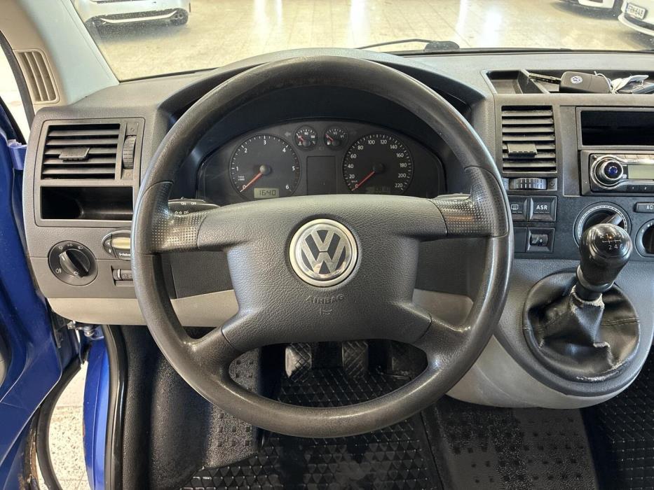 VOLKSWAGEN Transporter 2004