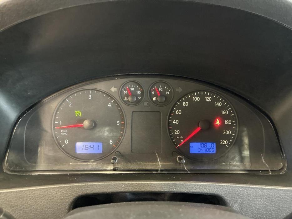 VOLKSWAGEN Transporter 2004