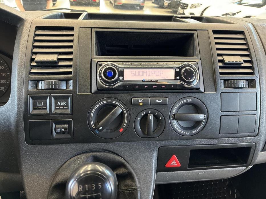 VOLKSWAGEN Transporter 2004