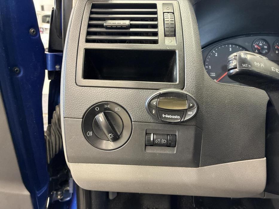 VOLKSWAGEN Transporter 2004