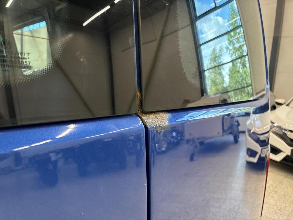 VOLKSWAGEN Transporter 2004