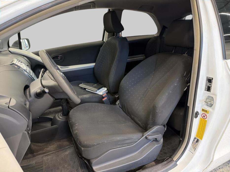TOYOTA Yaris 2006