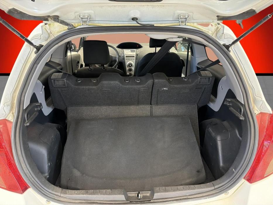 TOYOTA Yaris 2006
