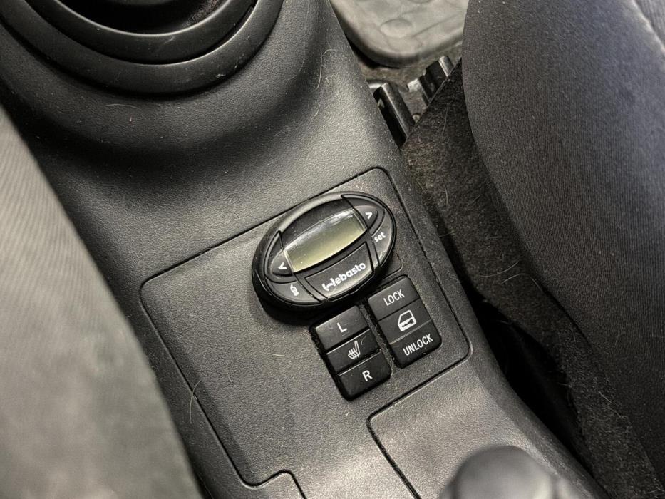 TOYOTA Yaris 2006