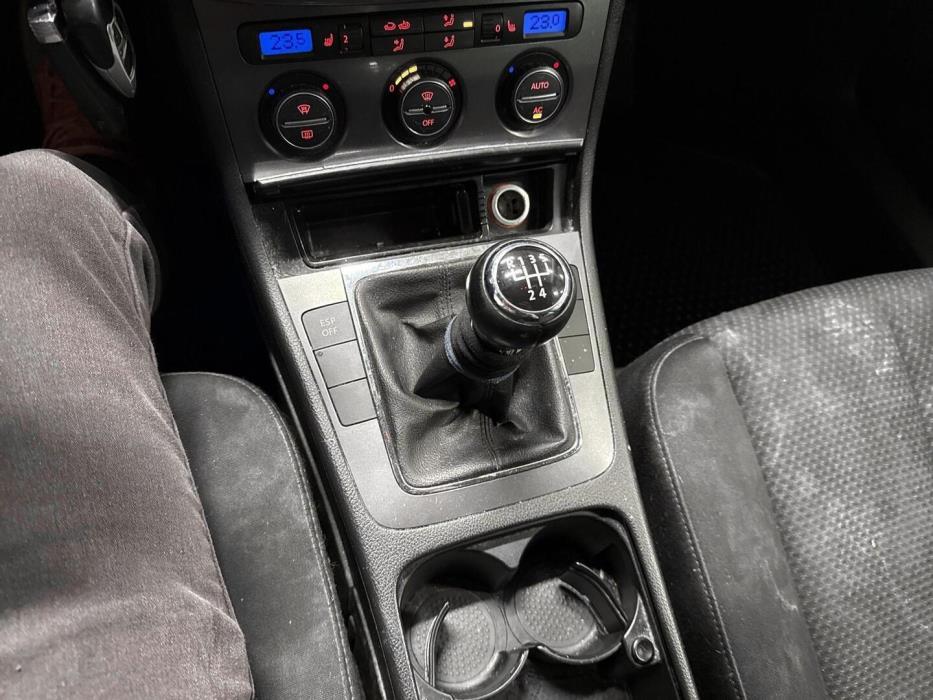 VOLKSWAGEN Passat 2008