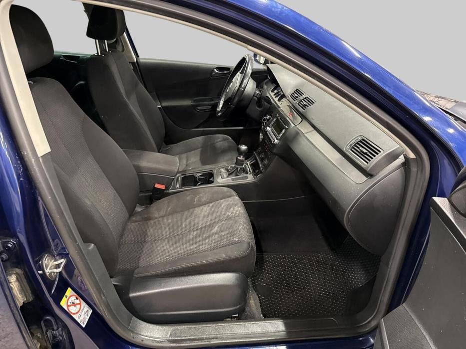 VOLKSWAGEN Passat 2008