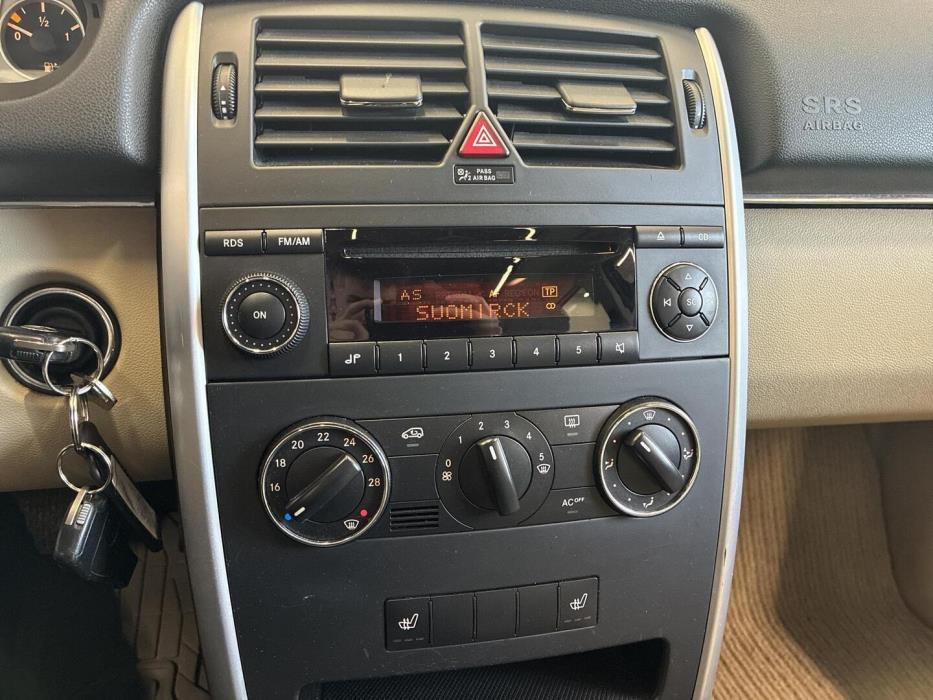 MERCEDES-BENZ B 2005