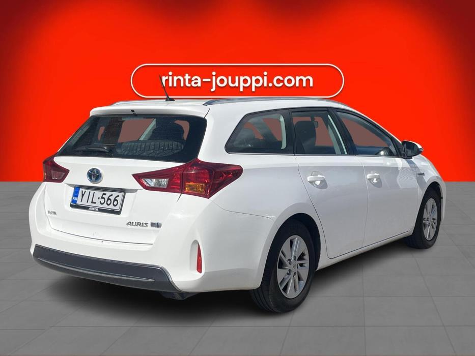 TOYOTA Auris 2013