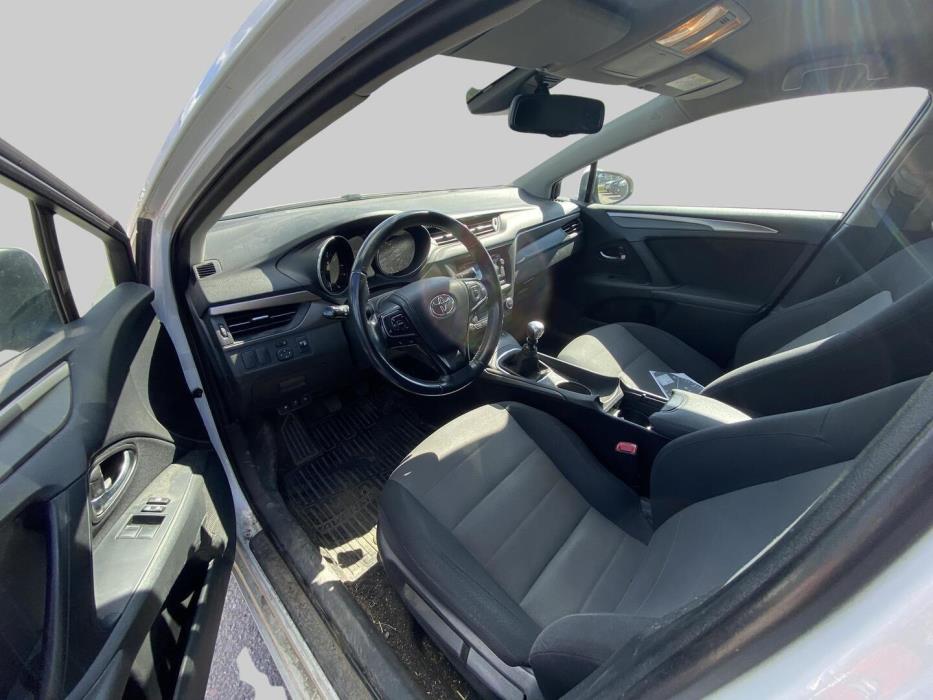 TOYOTA Avensis 2017