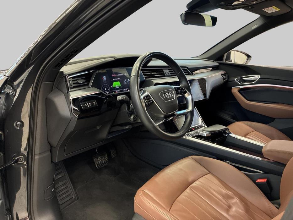 AUDI E-TRON 2022