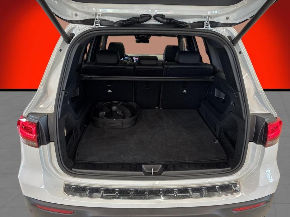 MERCEDES-BENZ EQB 2023