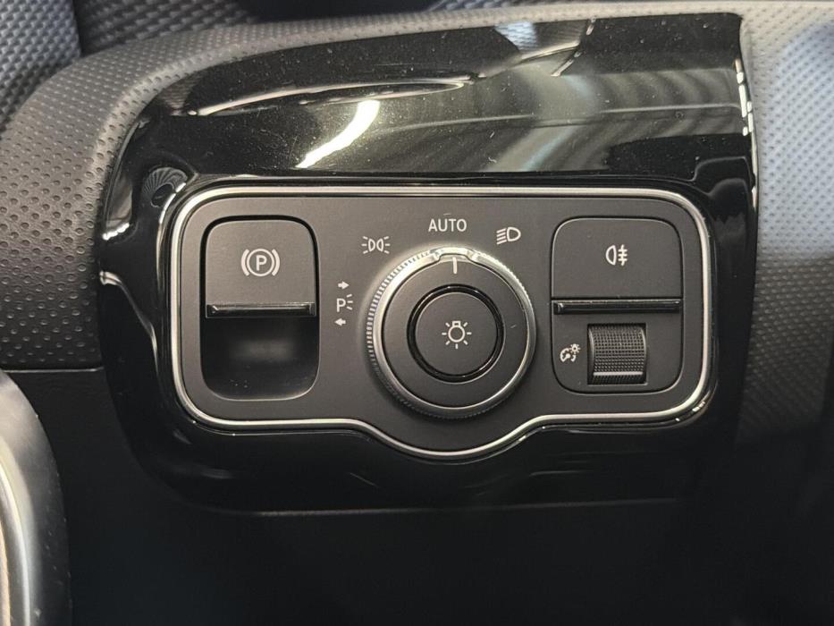 MERCEDES-BENZ CLA 2021