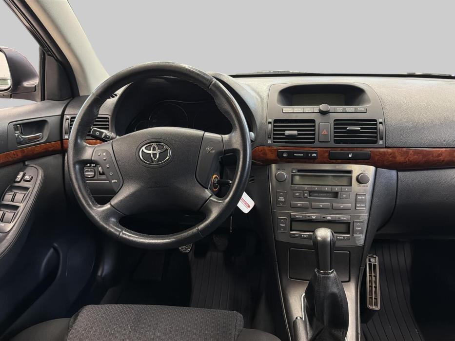 TOYOTA Avensis 2005