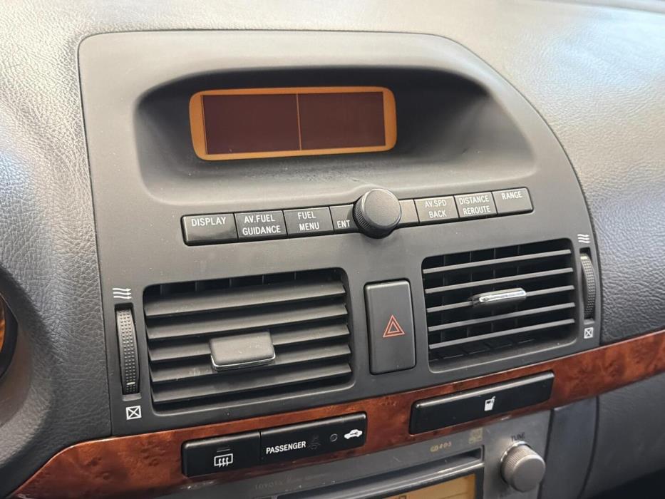 TOYOTA Avensis 2005