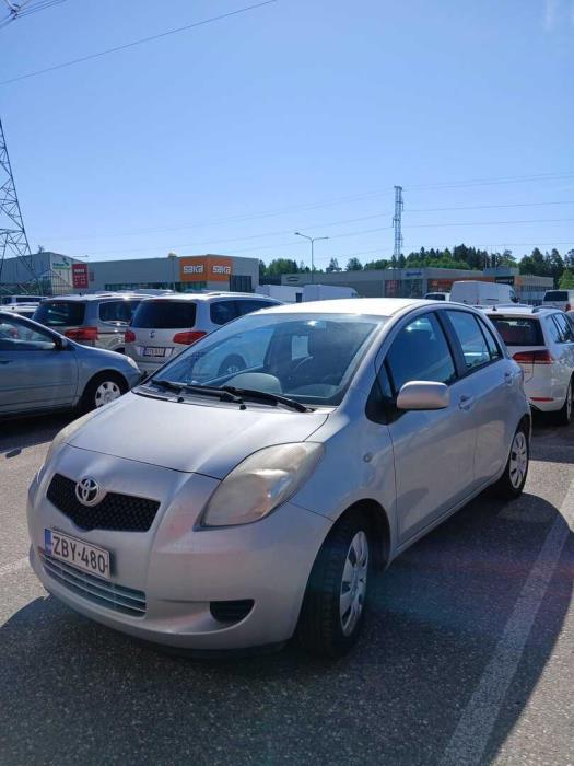 TOYOTA Yaris 2006