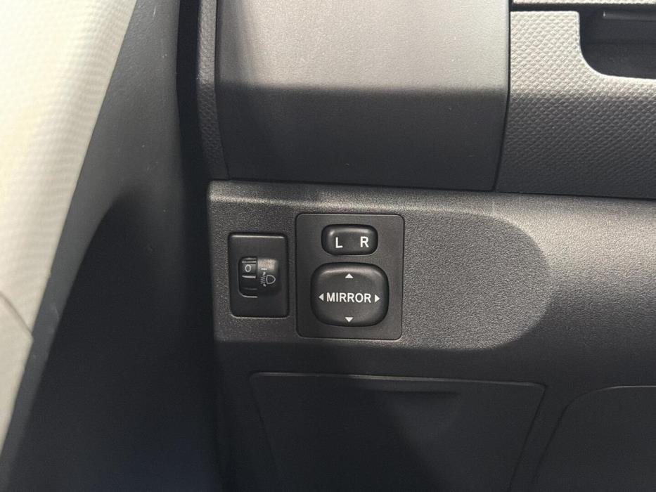 TOYOTA Yaris 2006