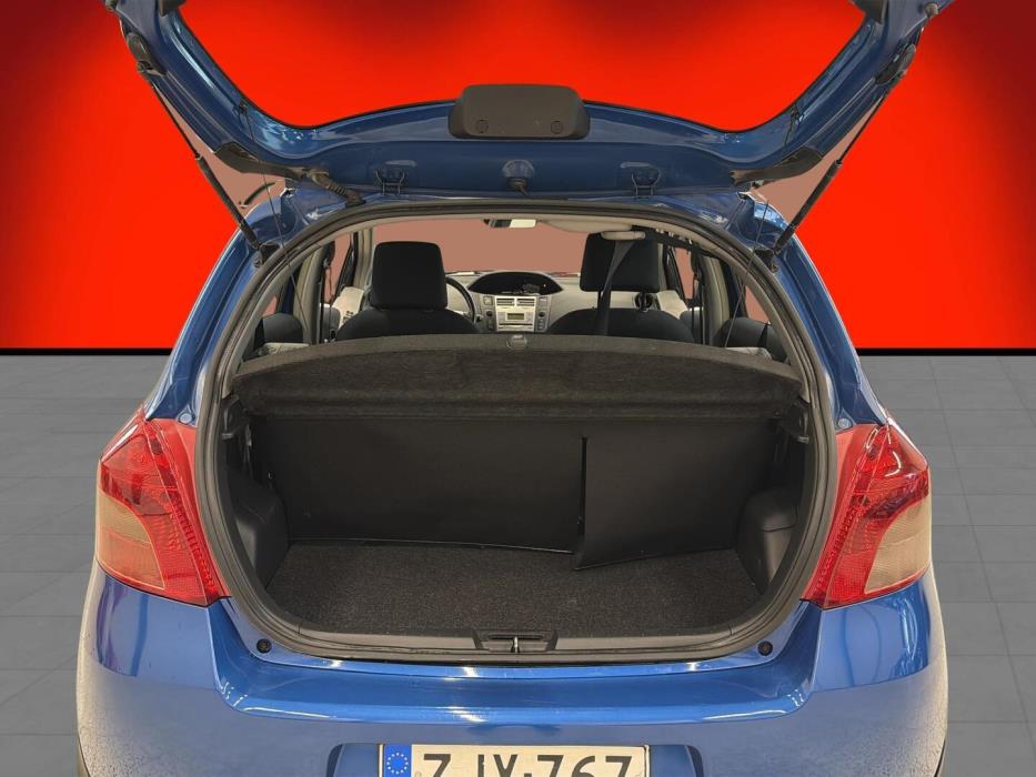 TOYOTA Yaris 2006