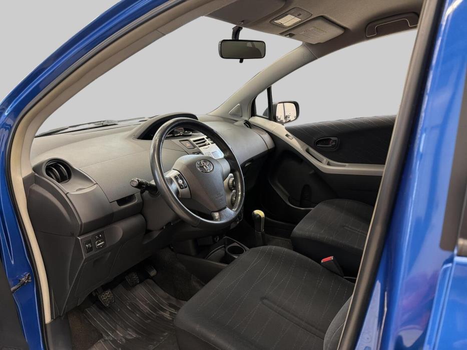 TOYOTA Yaris 2006