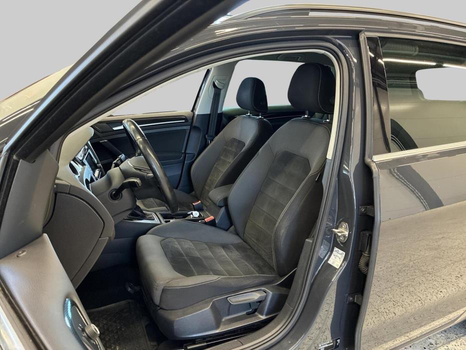 VOLKSWAGEN Golf 2014