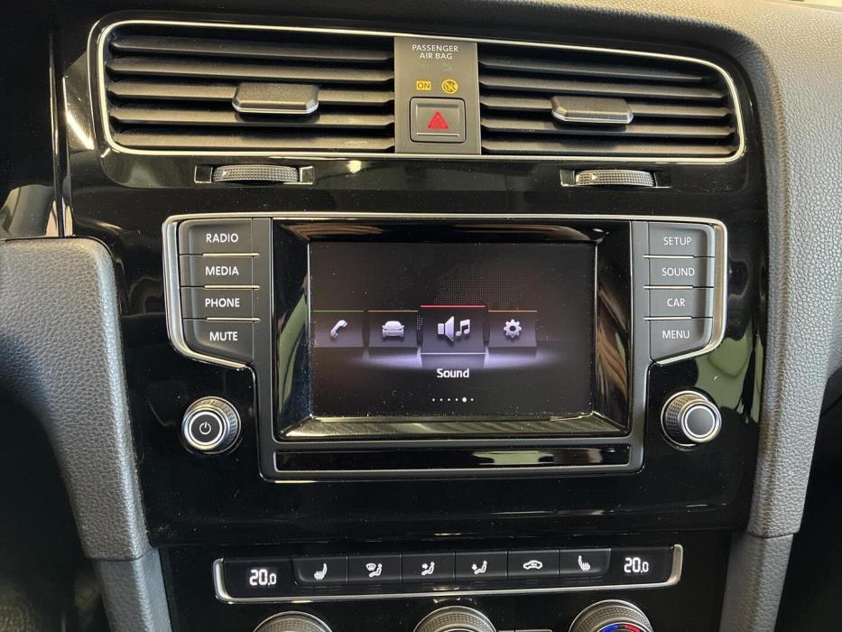 VOLKSWAGEN Golf 2014