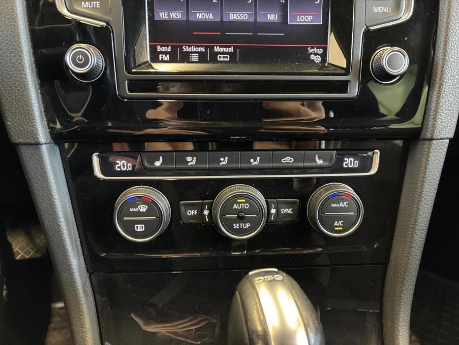 VOLKSWAGEN Golf 2014