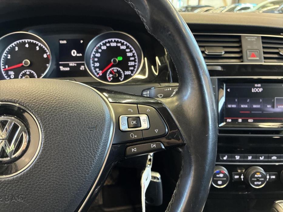 VOLKSWAGEN Golf 2014