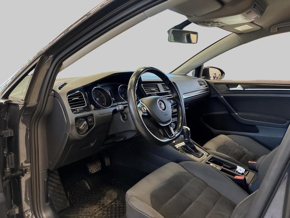 VOLKSWAGEN Golf 2014
