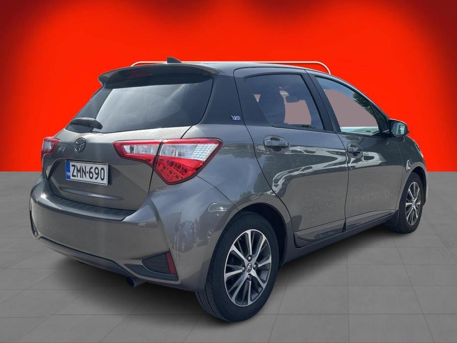 TOYOTA Yaris 2019