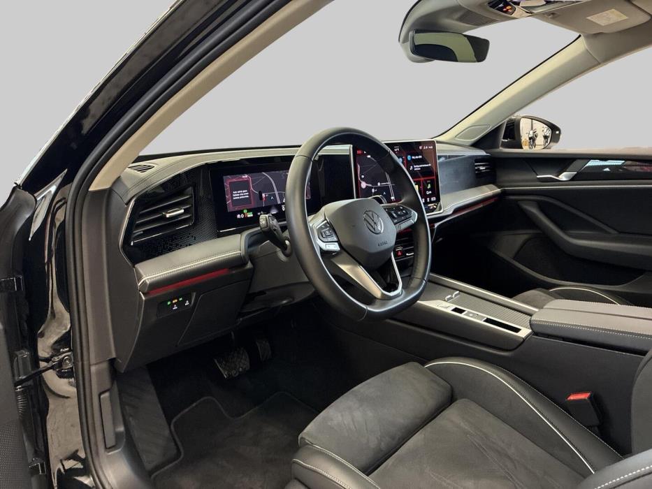 VOLKSWAGEN PASSAT 2025