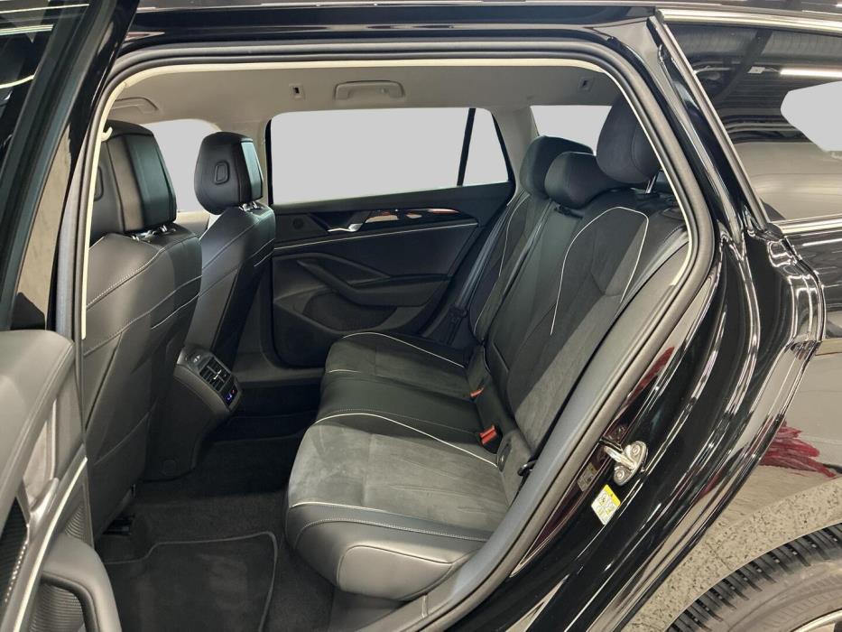 VOLKSWAGEN PASSAT 2025