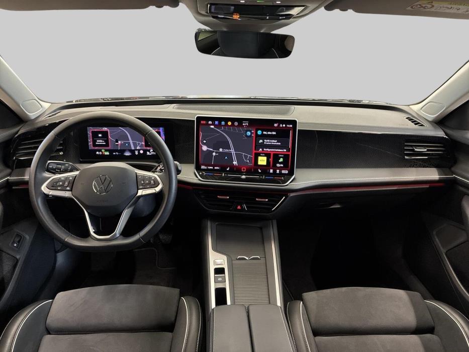 VOLKSWAGEN PASSAT 2025