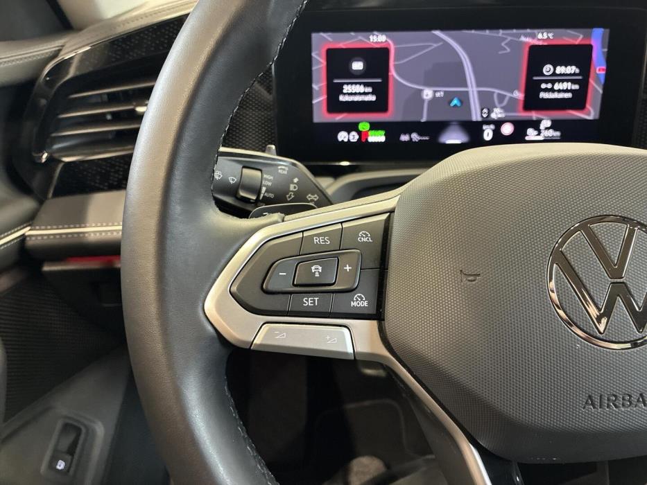 VOLKSWAGEN PASSAT 2025