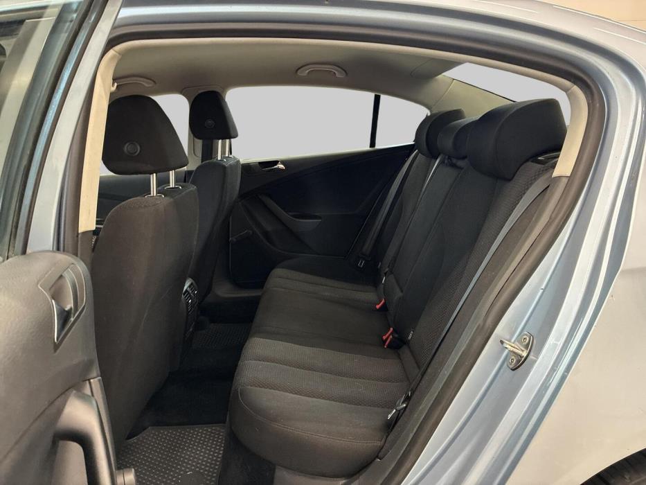 VOLKSWAGEN Passat 2008