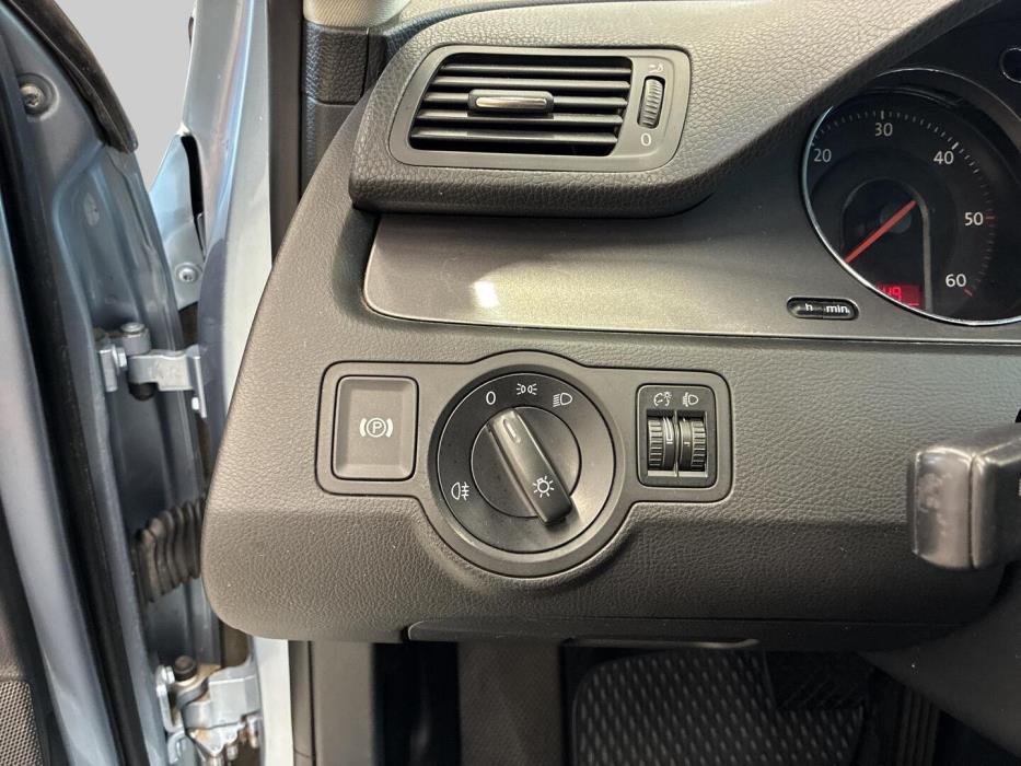 VOLKSWAGEN Passat 2008