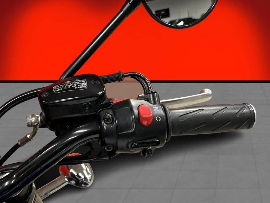 TRIUMPH BONNEVILLE 2015