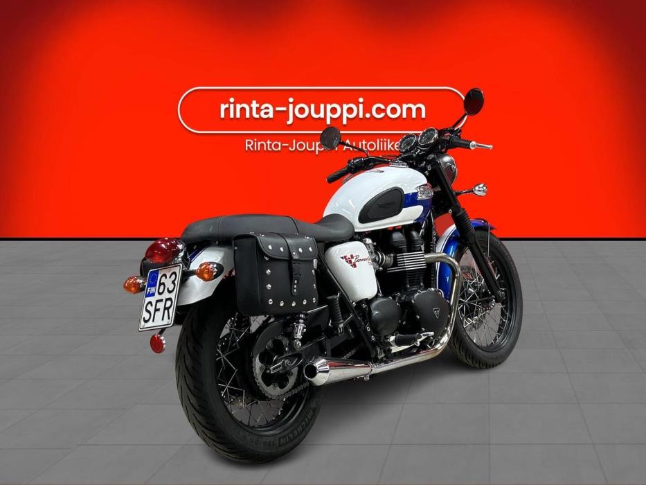 TRIUMPH BONNEVILLE 2015