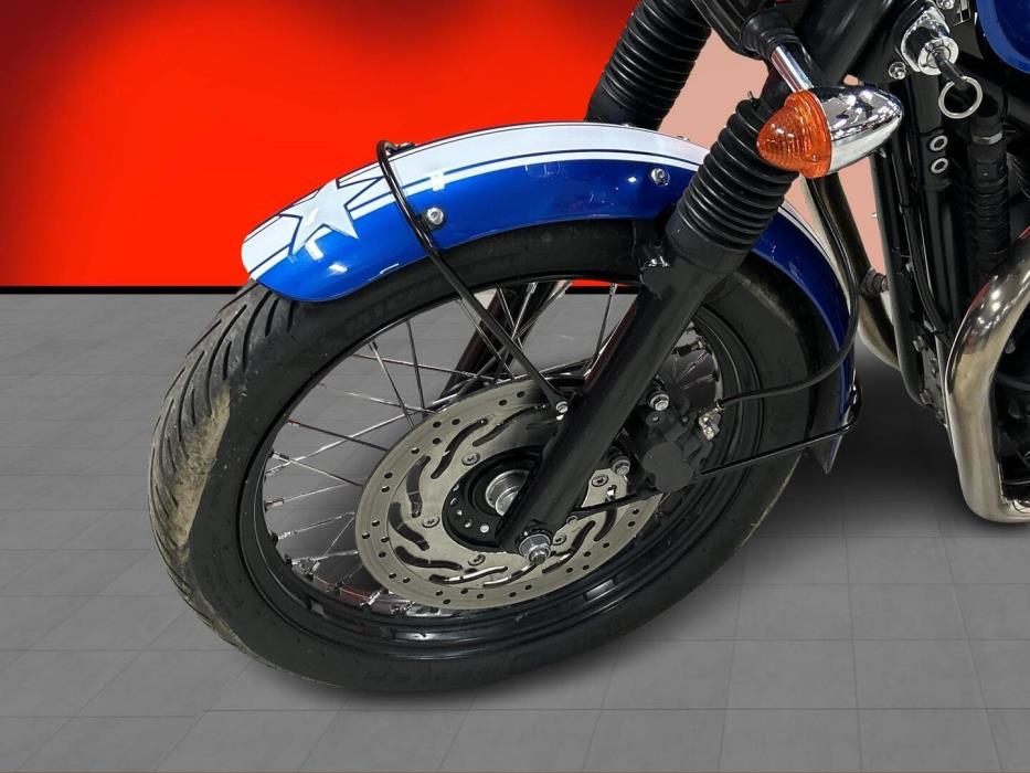 TRIUMPH BONNEVILLE 2015