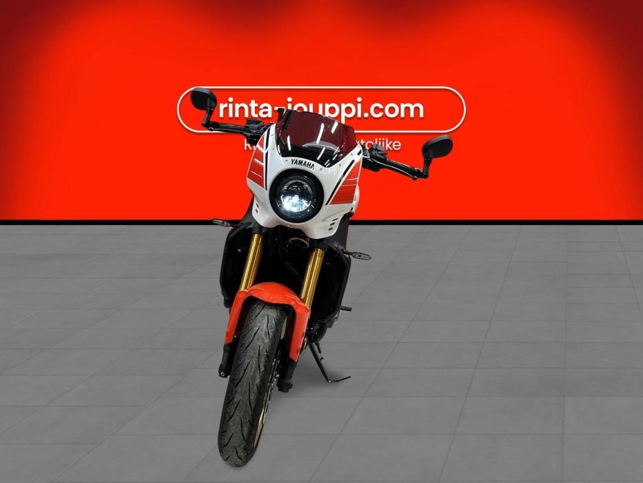 YAMAHA XSR 2025