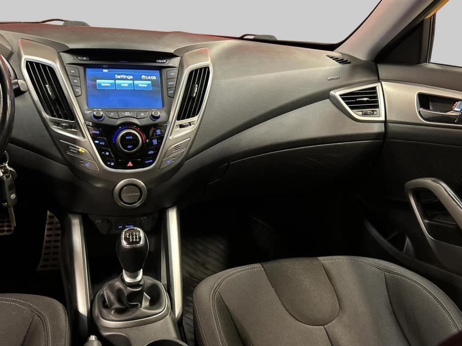 HYUNDAI Veloster 2012