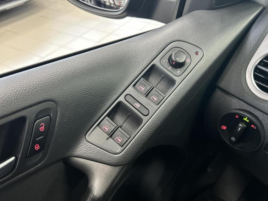 VOLKSWAGEN Tiguan 2009