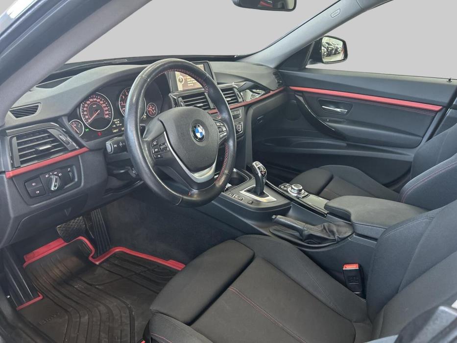 BMW 320 Gran Turismo 2013